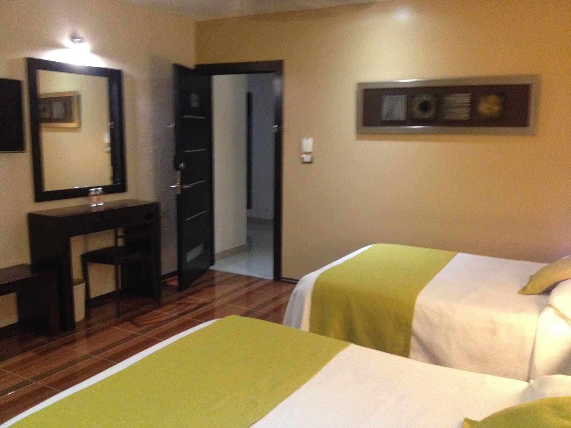 Hotel Majova Inn คาลาปา ภายนอก รูปภาพ