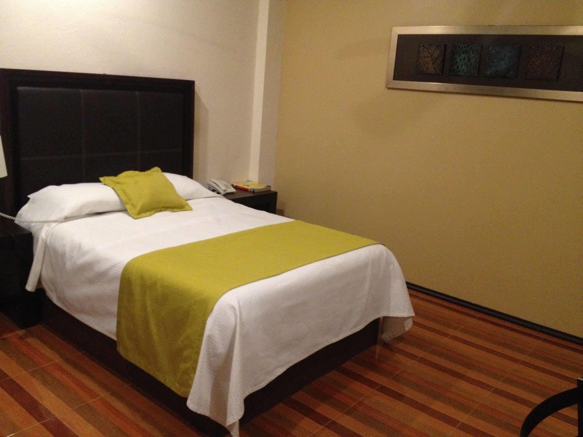 Hotel Majova Inn คาลาปา ภายนอก รูปภาพ