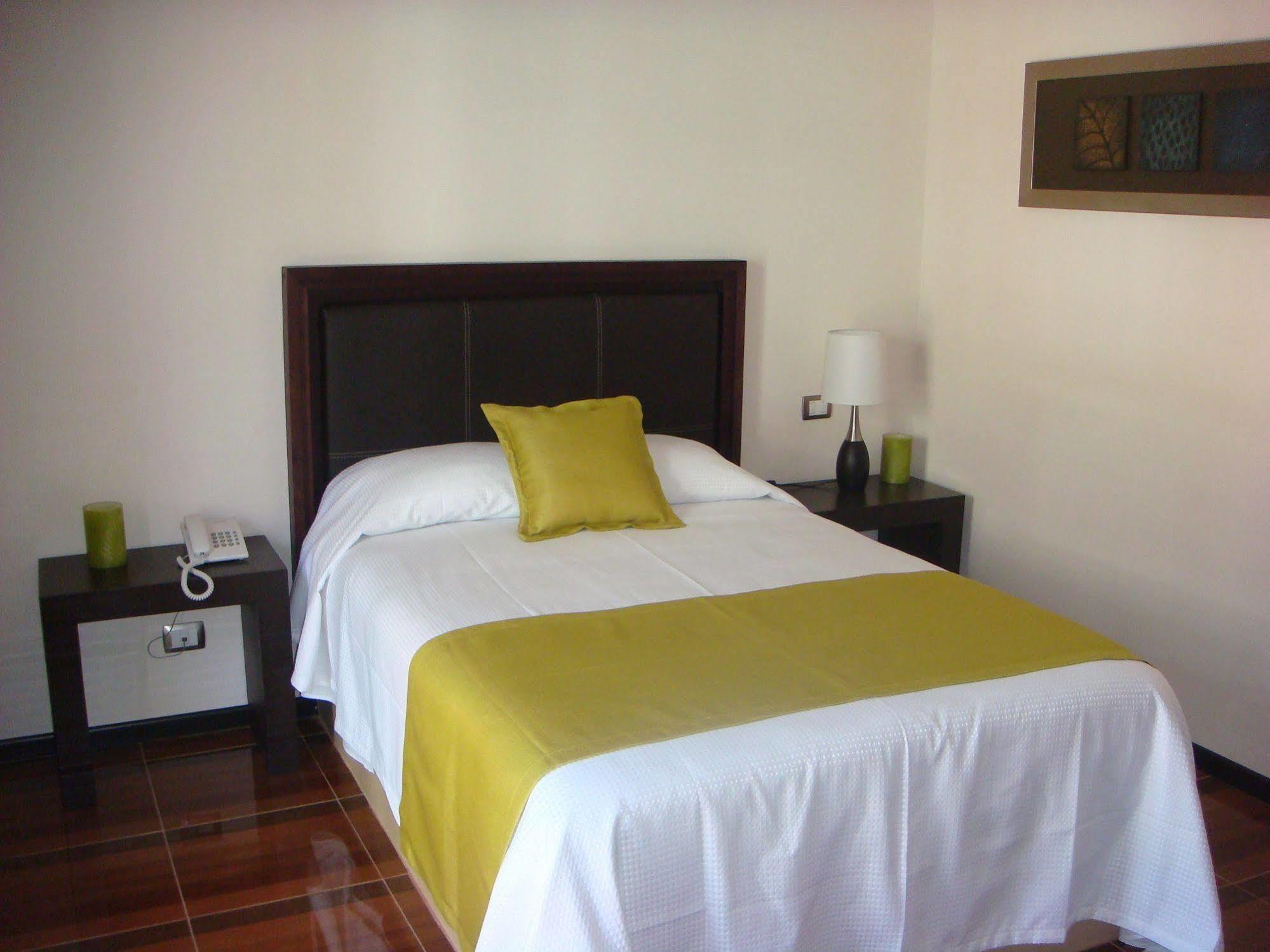Hotel Majova Inn คาลาปา ภายนอก รูปภาพ
