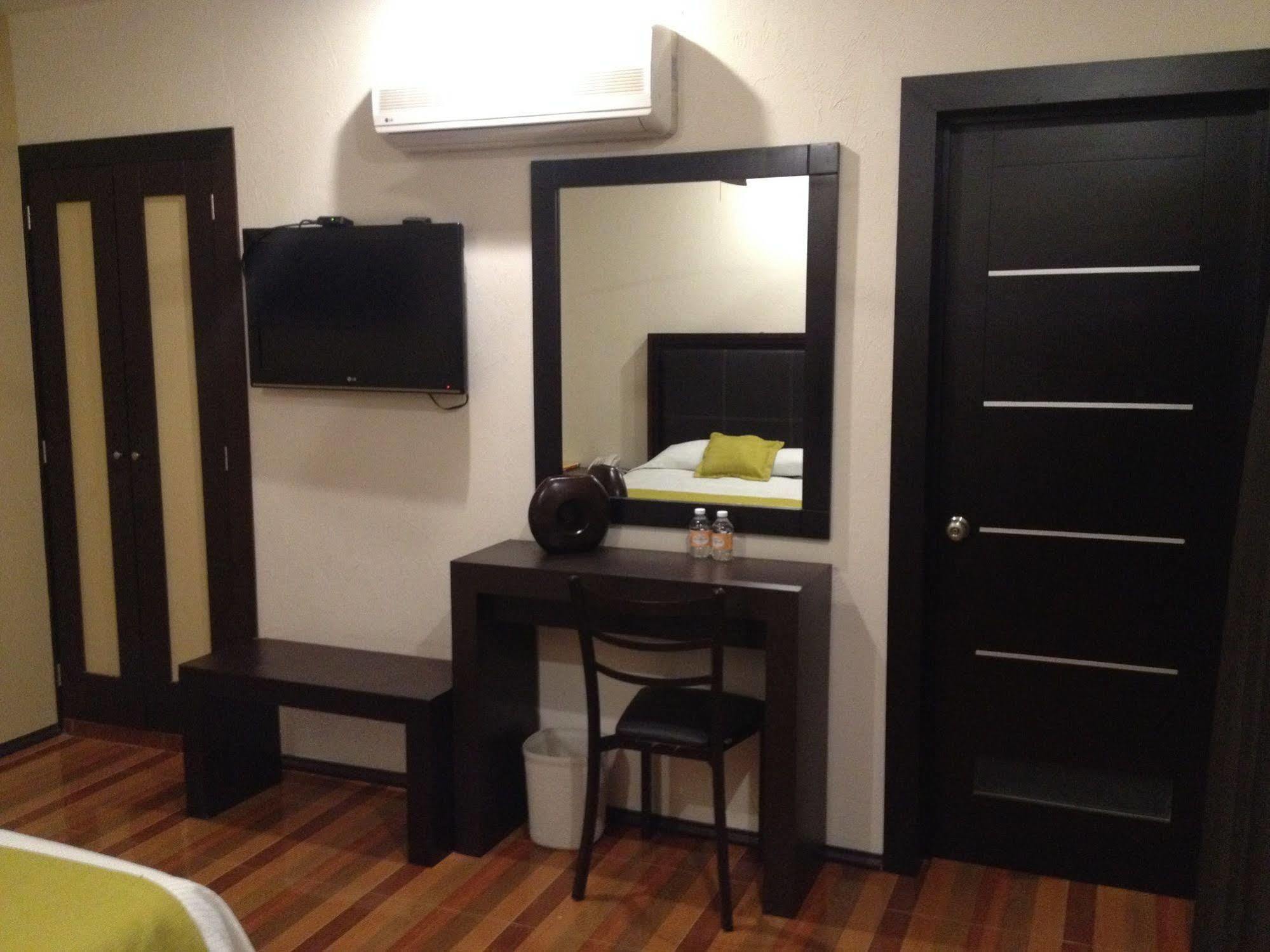 Hotel Majova Inn คาลาปา ภายนอก รูปภาพ