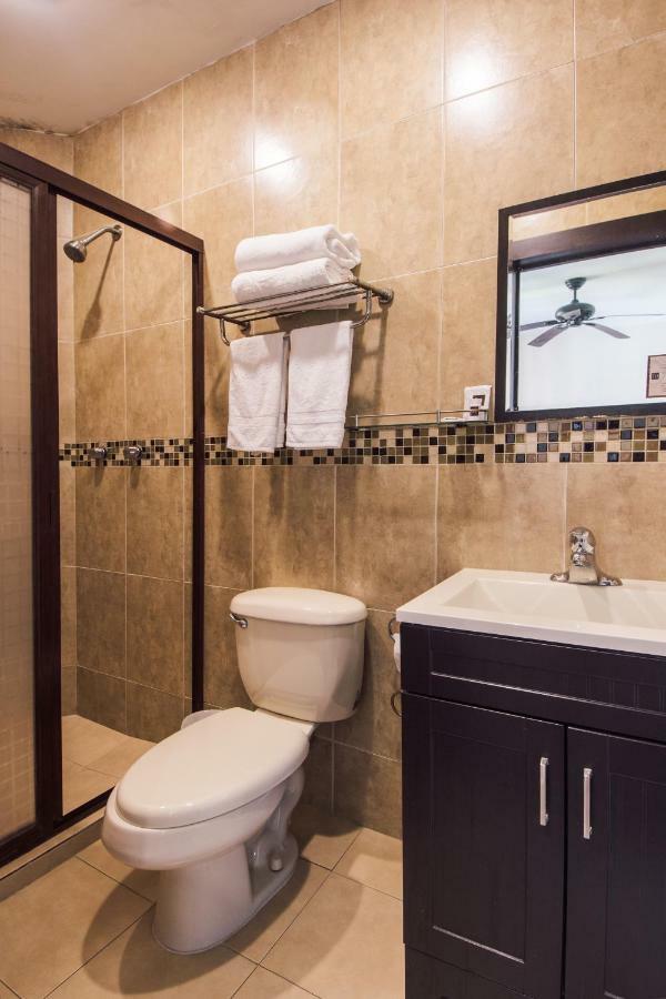 Hotel Majova Inn คาลาปา ภายนอก รูปภาพ